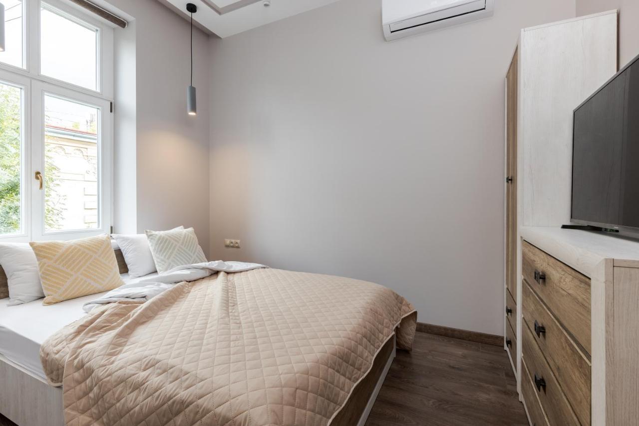 Inshiapartments On Kovzhuna Str Λβιβ Εξωτερικό φωτογραφία